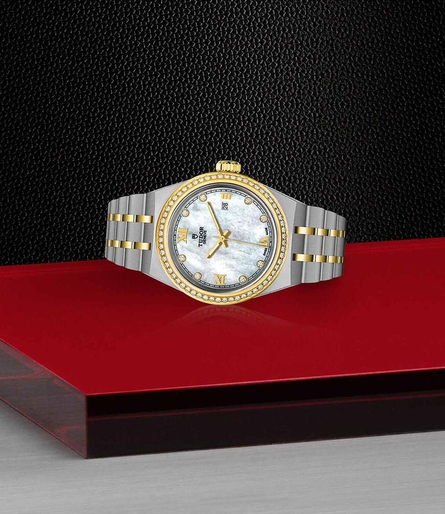 TUDOR Royal 28mm Mother of Pearl Dial Yellow Gold Bezel Bracelet Watch image number 3